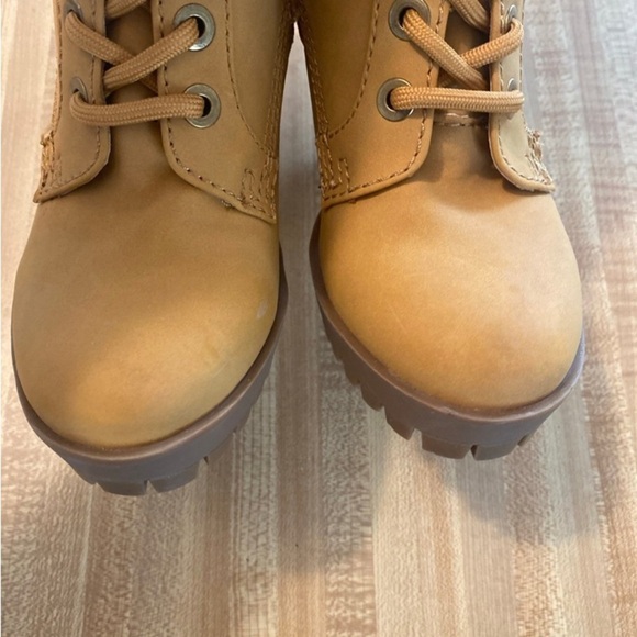 Guess Women’s Tetia Platform Bootie NWOT size 5.5 - Picture 10 of 11